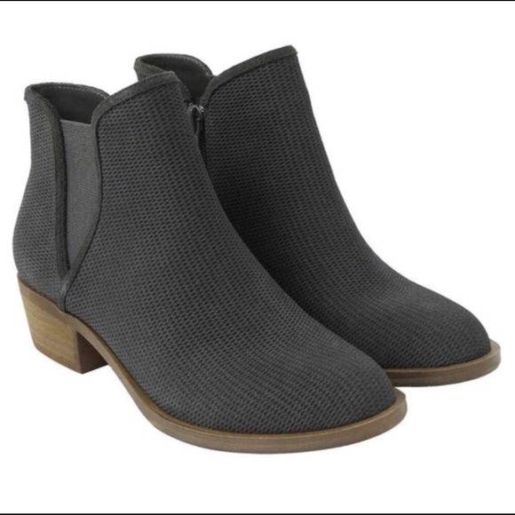 Kensie Shoes - Kenzie Gerona Dark Grey Short Suede Ankle Boot 7.5